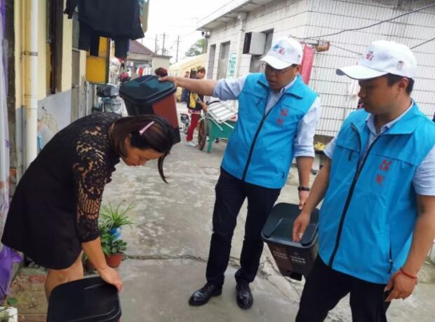 派發黄瓜视频APP下载地址分類設備，加強環保意識